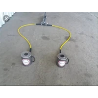 Two Cylinder Hydraulic Hand Pump. 